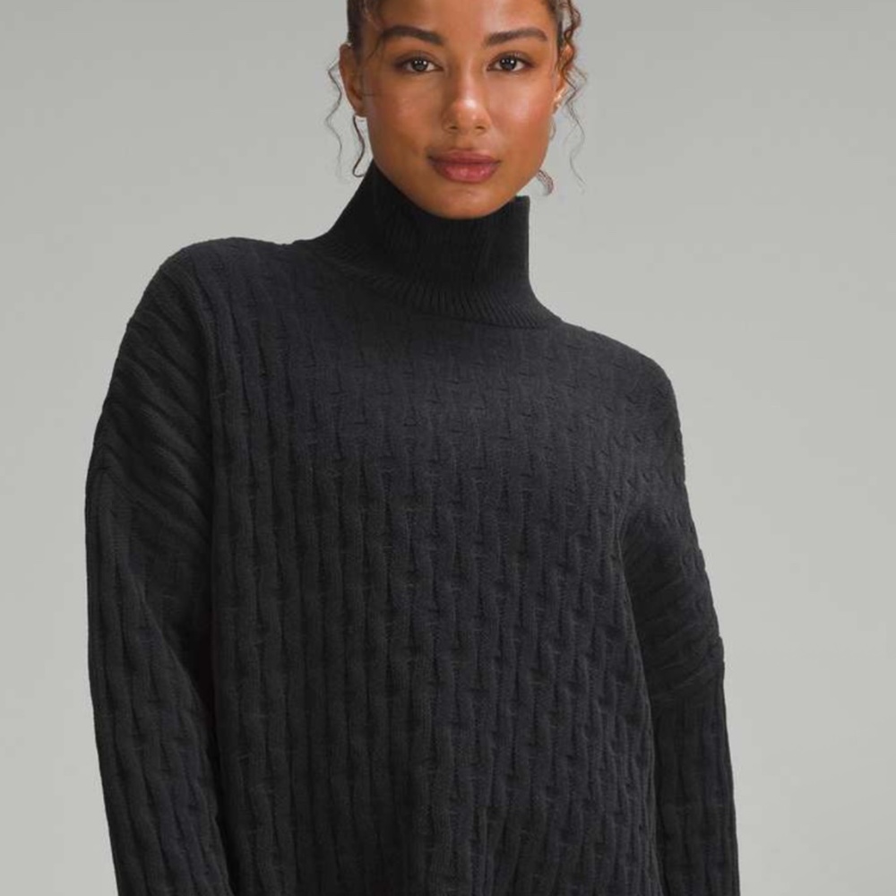 XX SOLD XX Lululemon Cable Knit Relaxed Fit Sweater Size Large